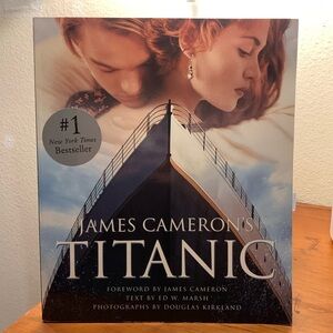 NWT Vintage Titanic the movie book By James Cameron